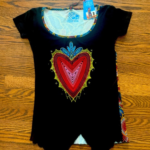 NWT ARTISTIC MEXICAN T-SHIRT - Picture 1 of 6